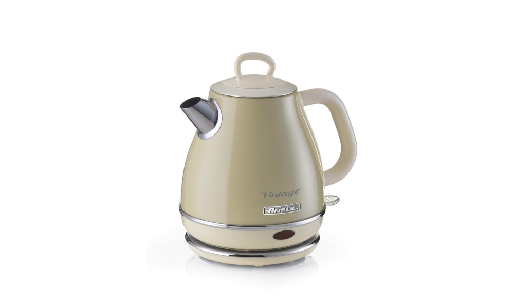Beige White Ariete Electric Kettle With Base